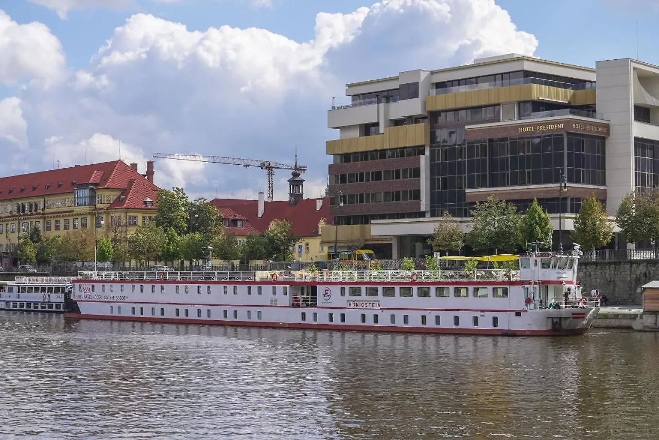 Ботель River Hotel Koenigstein Прага